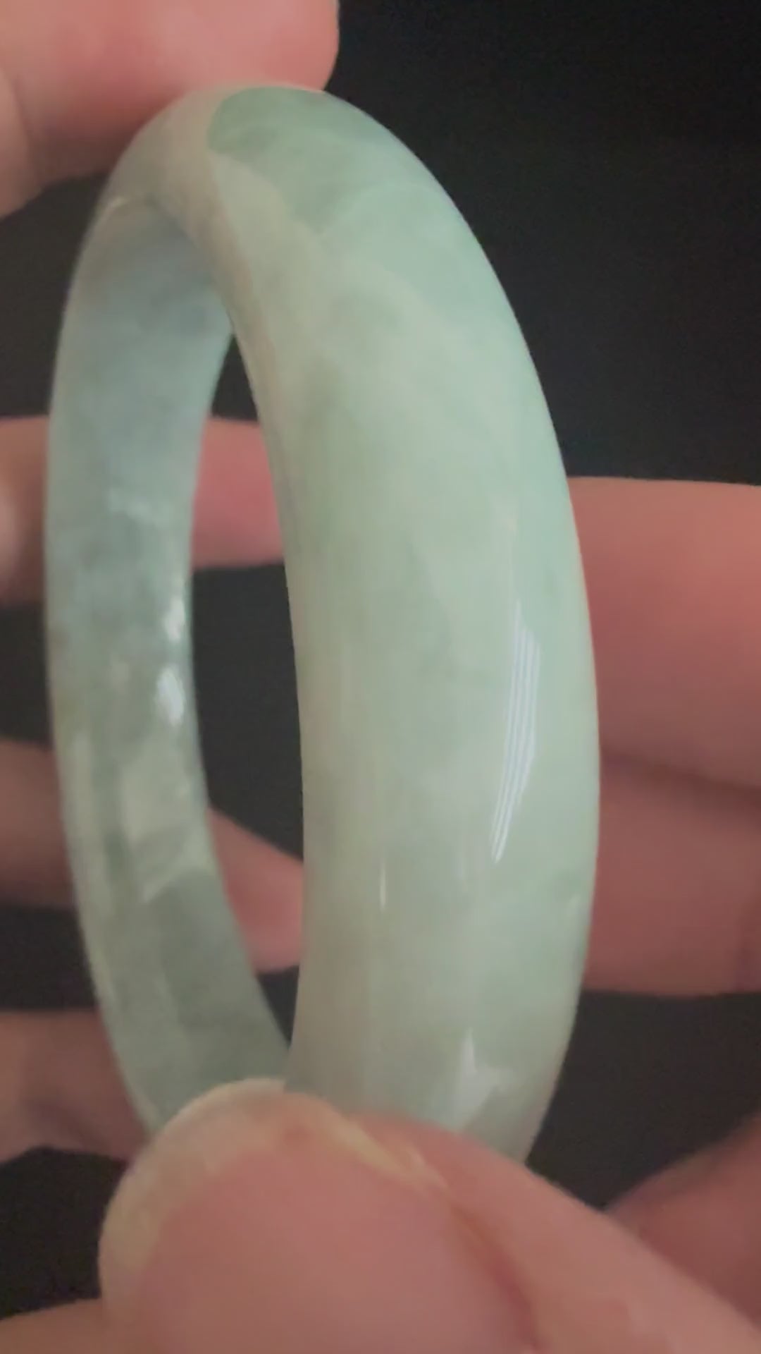 542. Soft mint green round jade bangle video