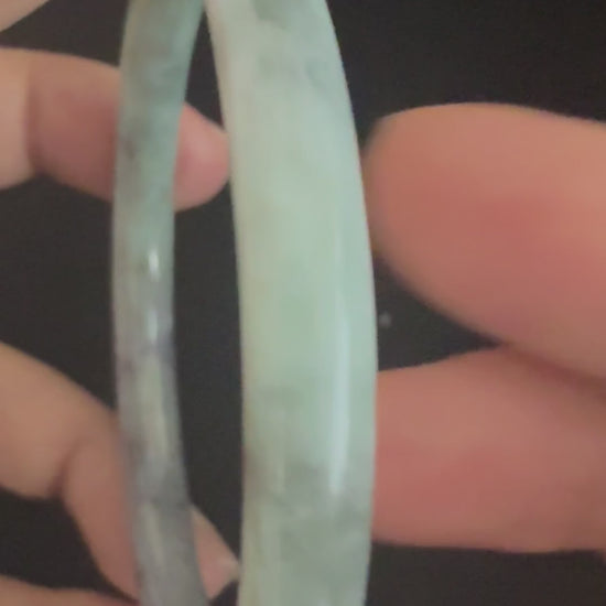 525. Lavender grey and pale green mottled thin jade bangle video