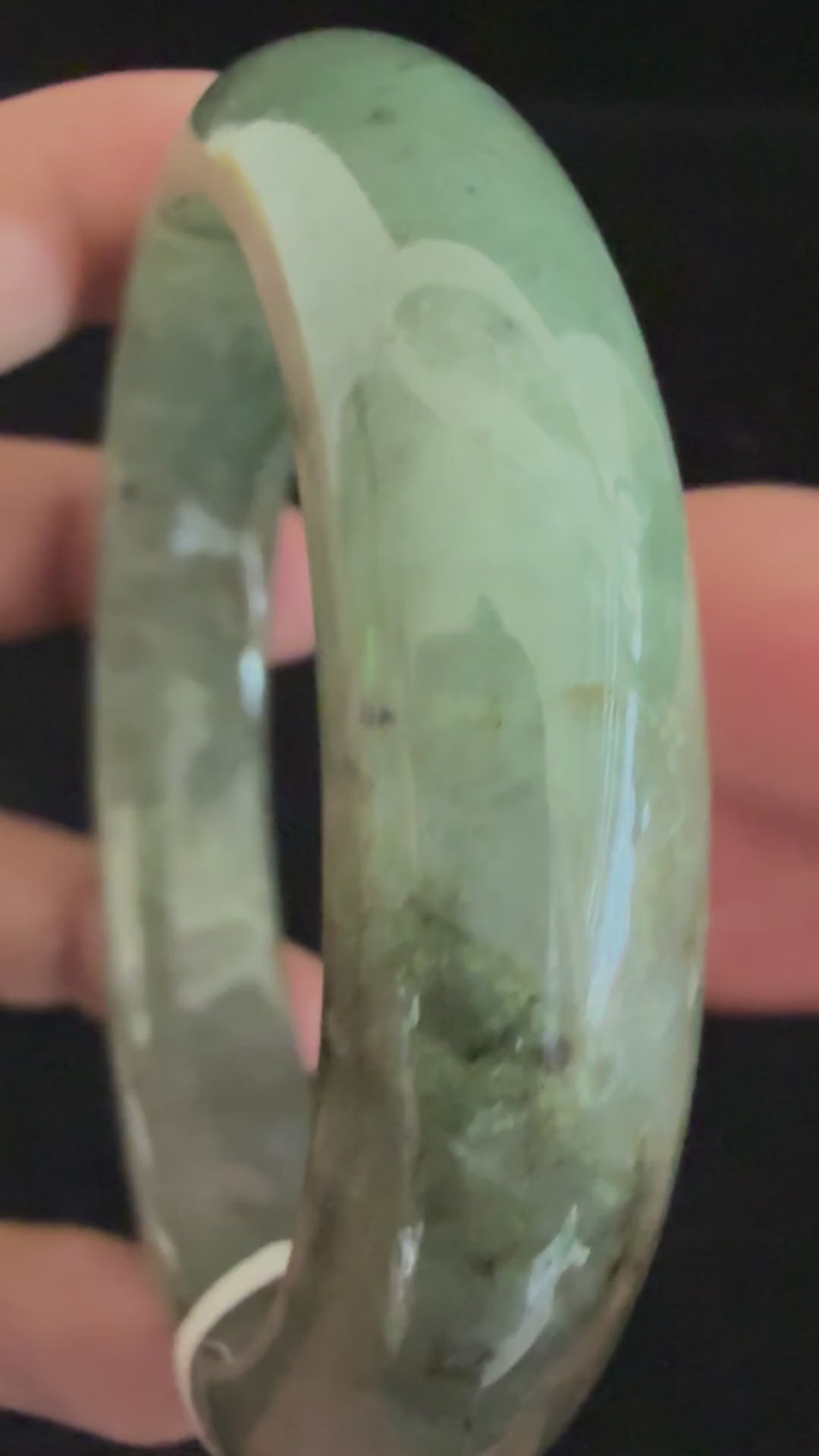 498. Moss grey-green chunky jade bangle video