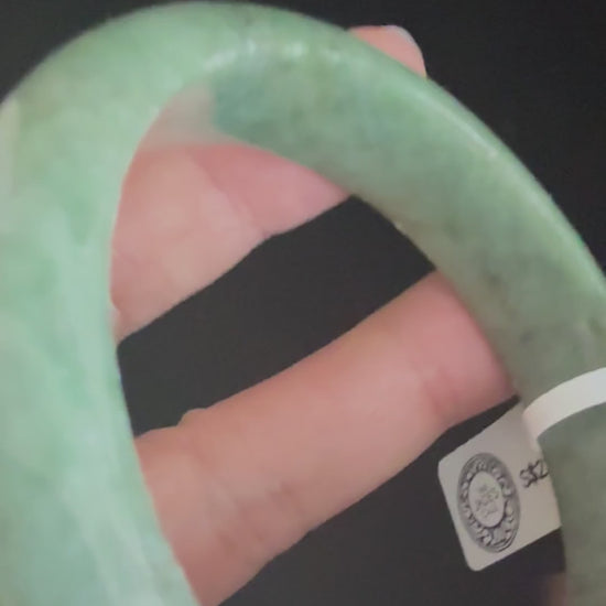 538. Moss green mottled chunky jade bangle video