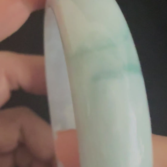 539. White lavender with blue-green veins chunky jade bangle video