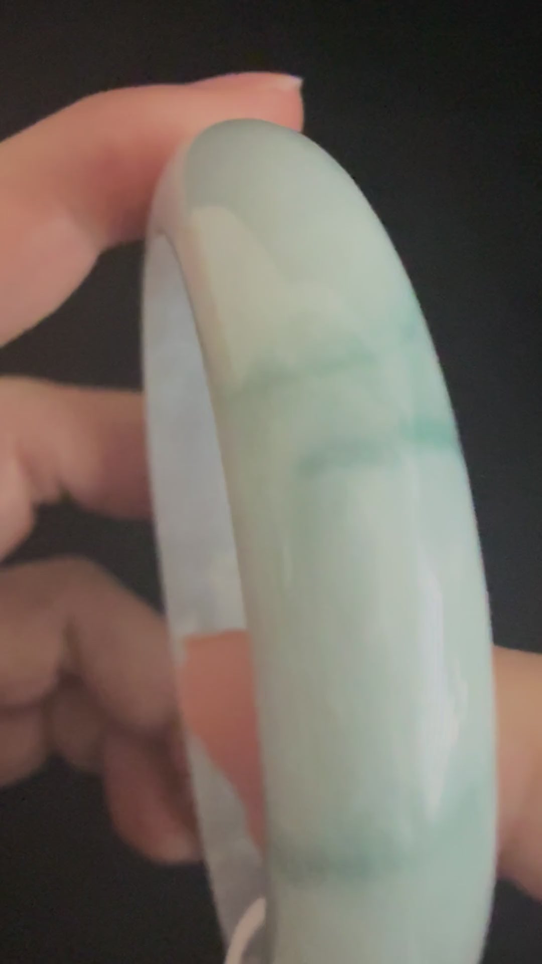 539. White lavender with blue-green veins chunky jade bangle video