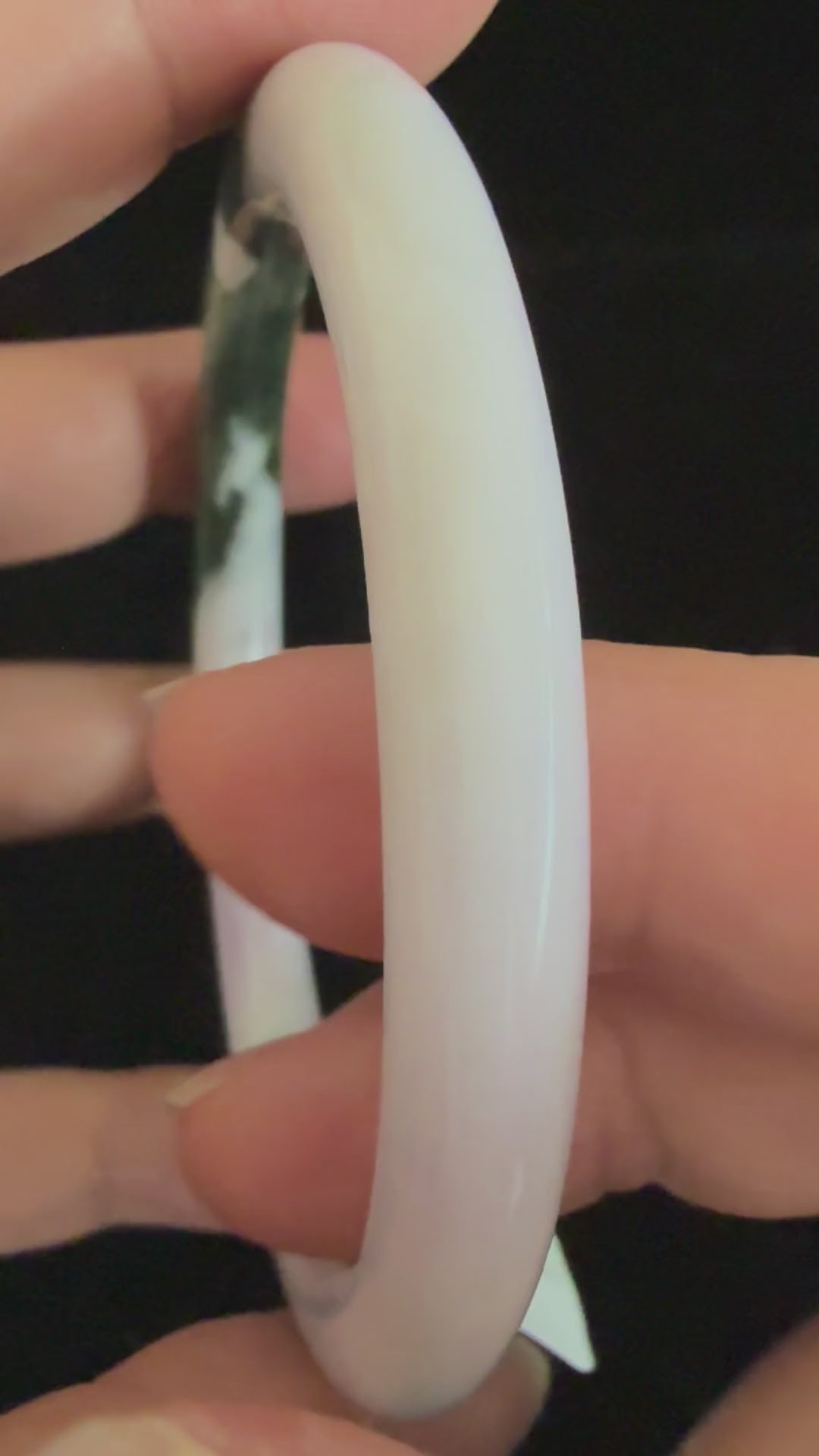 507. Lavender with deep green patch thin jade bangle video